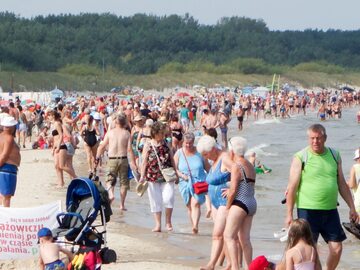 Turyści nad Bałtykiem