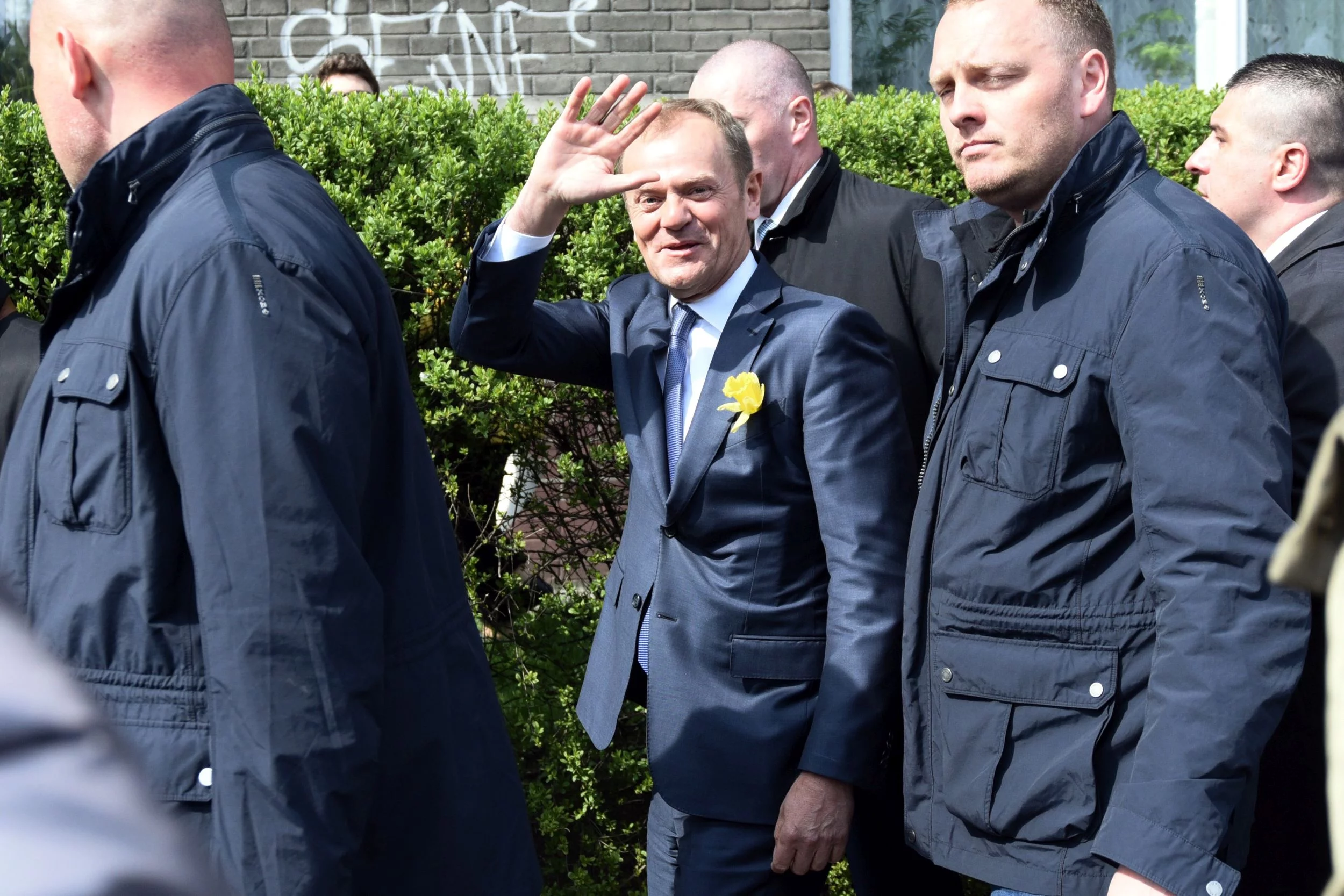 Donald Tusk w drodze do prokuratury