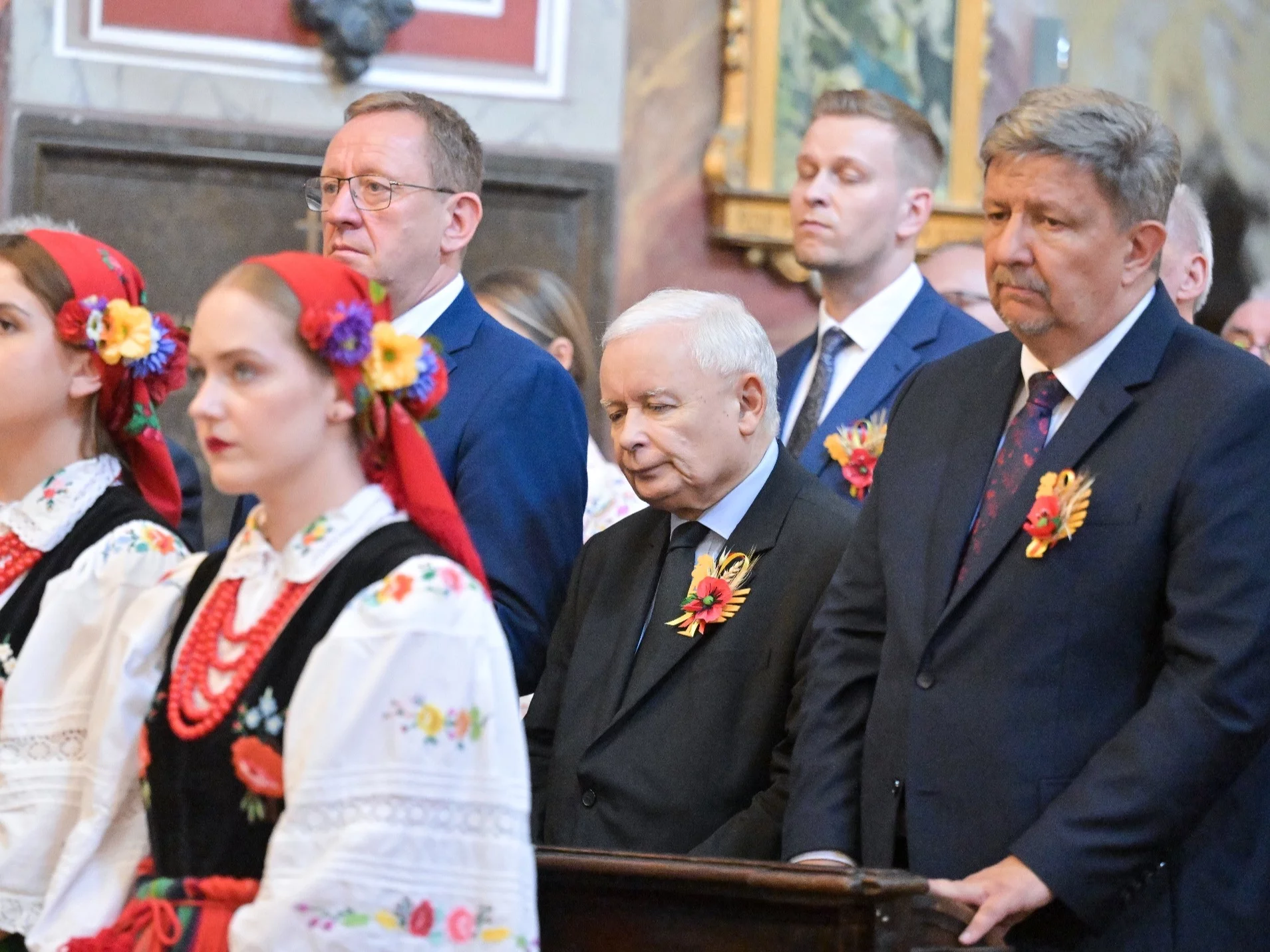 Wicepremier, prezes PiS Jarosław Kaczyński na mszy świętej z okazji dożynek diecezjalno-wojewódzko-powiatowo-gminnych w Paradyżu