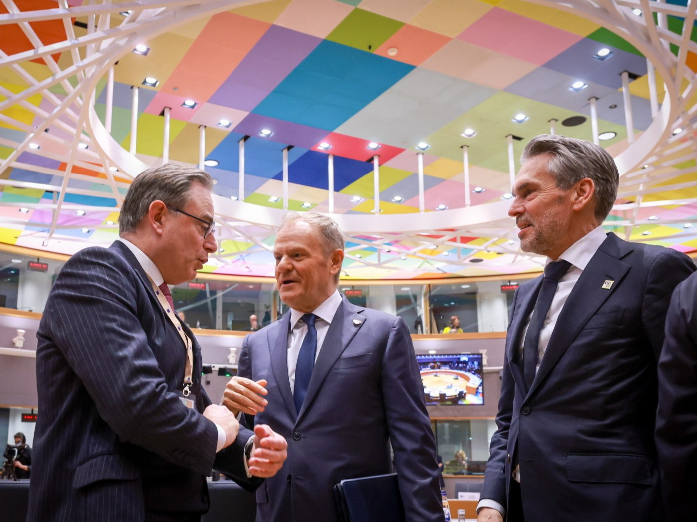 Tusk mówi o zagrożeniu dla polskiej niepodległości. Nakłada presję na Unię Europejską