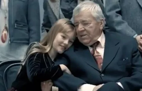 Rząd chce informować o emeryturach. Nakręcił dwa filmiki (fot. YouTube)