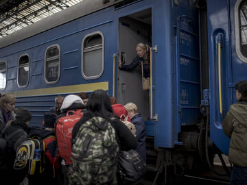 Uchodźcy na dworcu we Lwowie, zdjęcie ilustracyjne