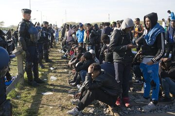 Uchodźcy w Calais, zdjęcie ilustracyjne
