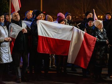Uczestnicy protestu przed siedzibą TVP3 Gorzów Wielkopolski, 30 grudnia