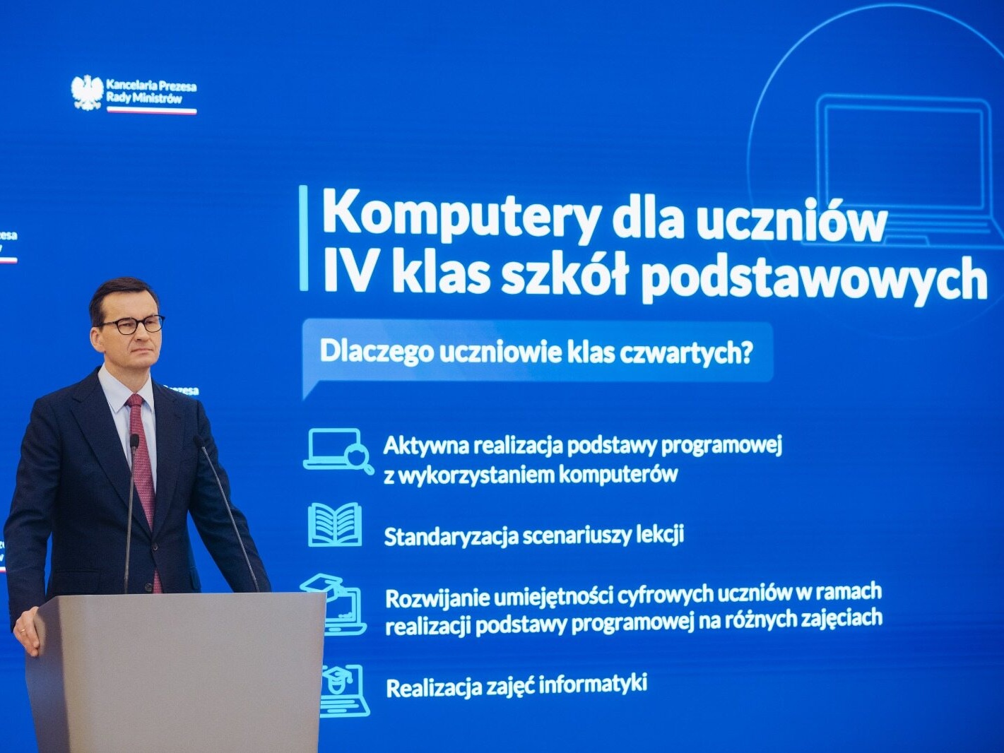 Premier Mateusz Morawiecki podczas konferencji prasowej w KPRM