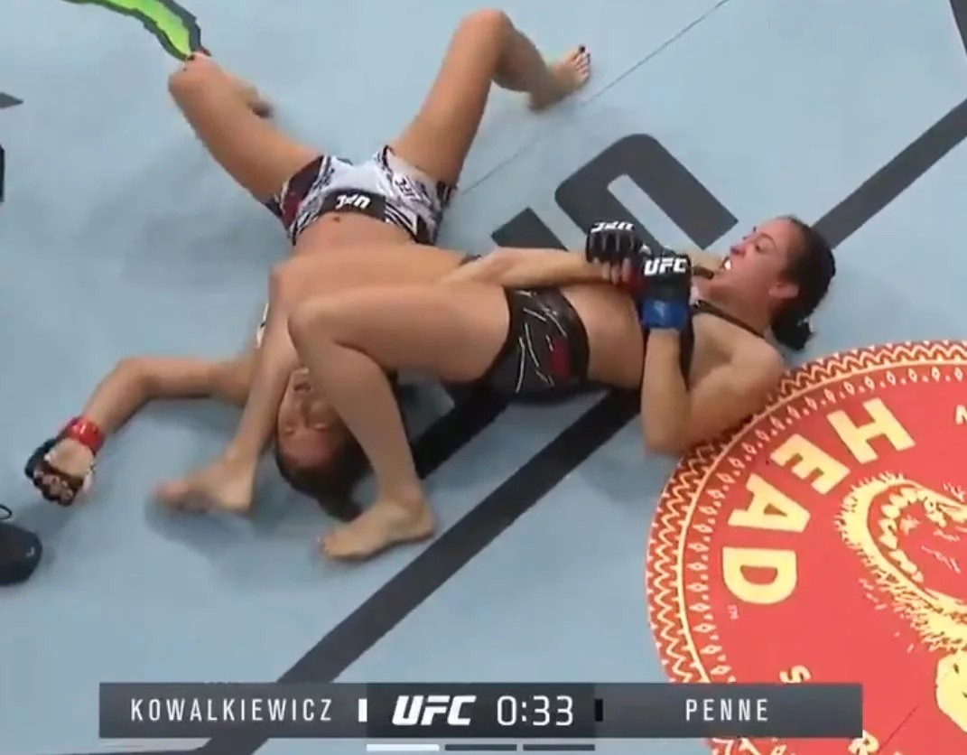 UFC 265. Karolina Kowalkiewicz-Zaborowska