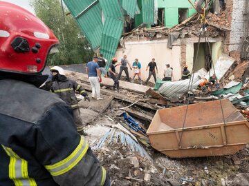 Ukraina. Dom Kultury zniszczony po rosyjskim ataku rakietowym w mieście Czuhujew w obwodzie charkowskim 26 lipca.