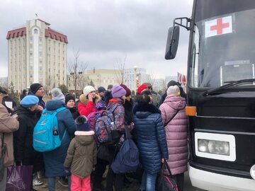 Ukraińcy uciekający korytarzem humanitarnym z Enerhodaru