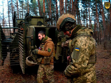 Ukraińscy żołnierze podczas wojny, zdjęcie ilustracyjne