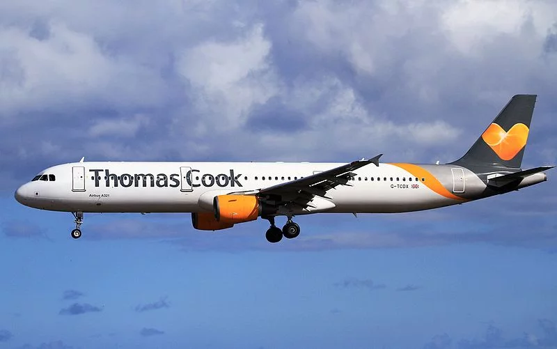 Samolot z logiem biura Thomas Cook