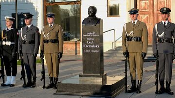 Uroczystość odsłonięcia popiersia śp. Prezydenta RP Lecha Kaczyńskiego