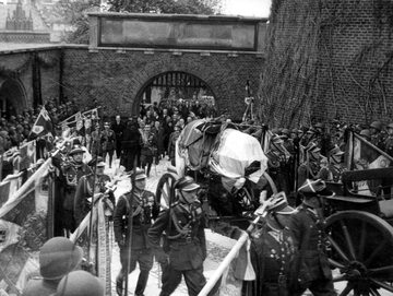 Uroczystości pogrzebowe Józefa Piłsudskiego na Wawelu