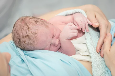 dziecko niemowlę matka poród fot. freepeoplea/fotolia.pl