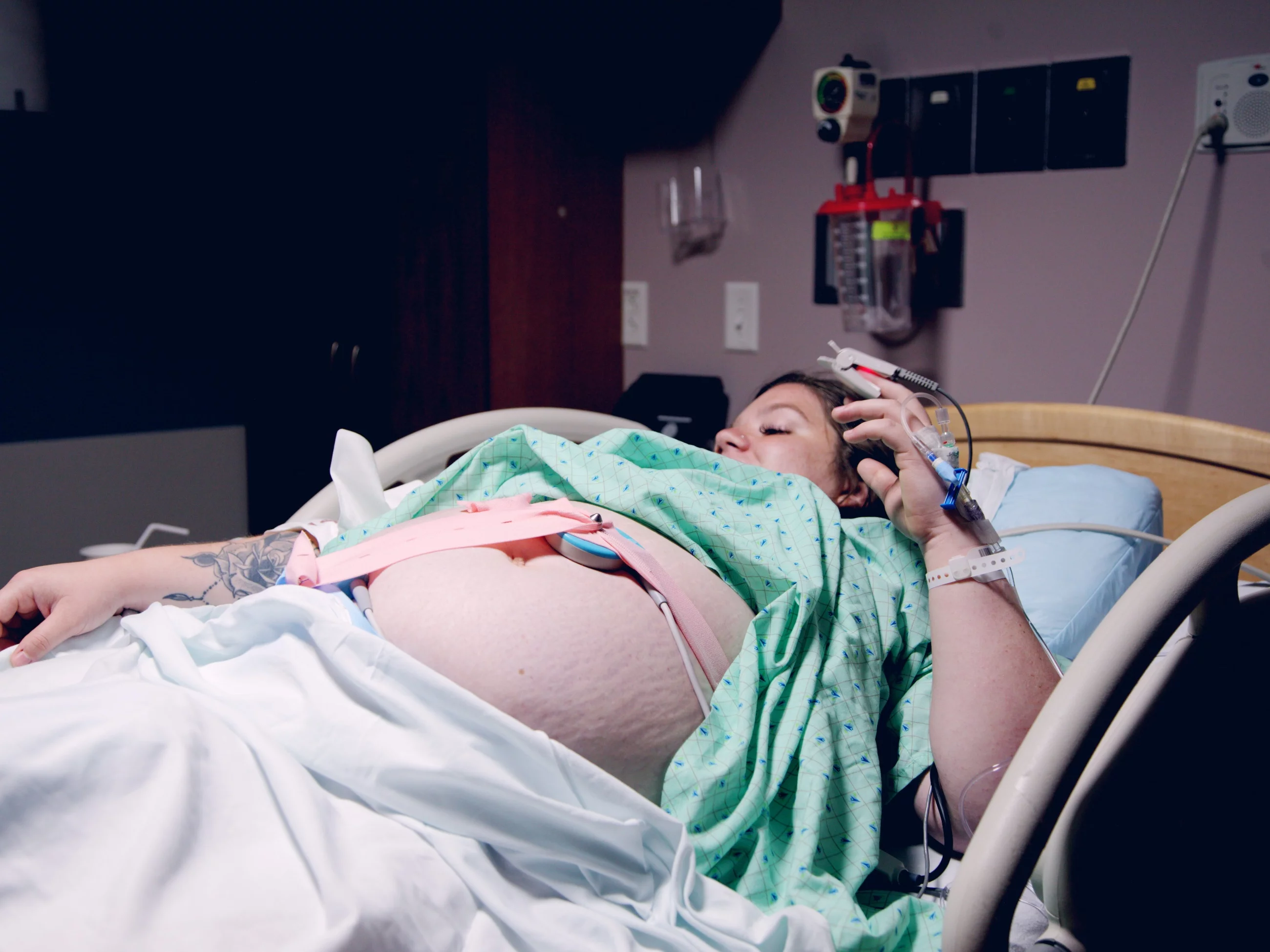 Urzędnicy zmuszają Polaków do podawania nieprawdziwych danych. „Fikcyjna troska o dzieci”