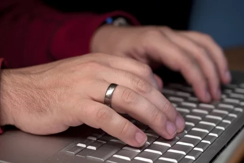 Programista ma życie łatwe, lekkie, przyjemne i jest zamożny - uznali twórcy rankingu najbardziej pożądanych zawodów (fot. sxc.hu)