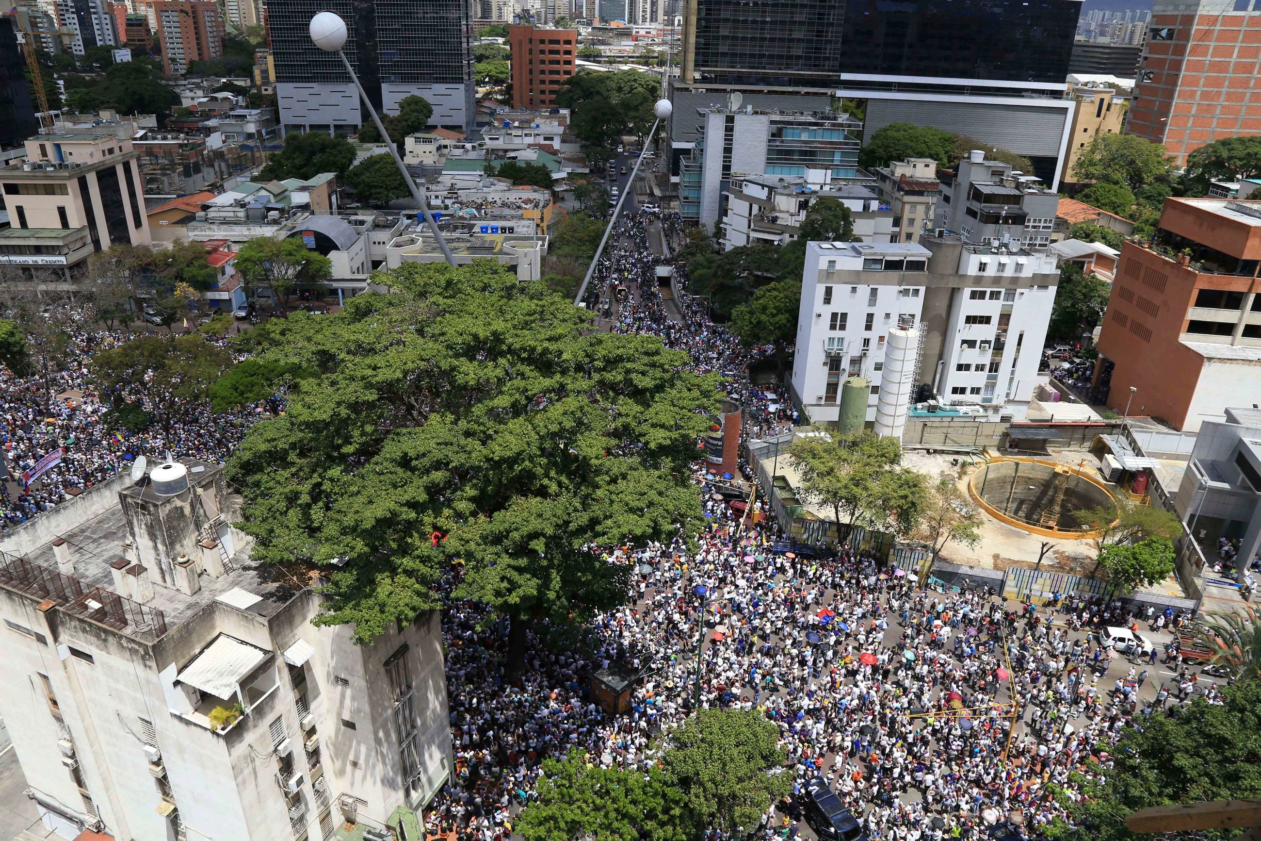 Wielotysięczny protest w Caracas przeciwko prezydentowi Nicolasowi Maduro