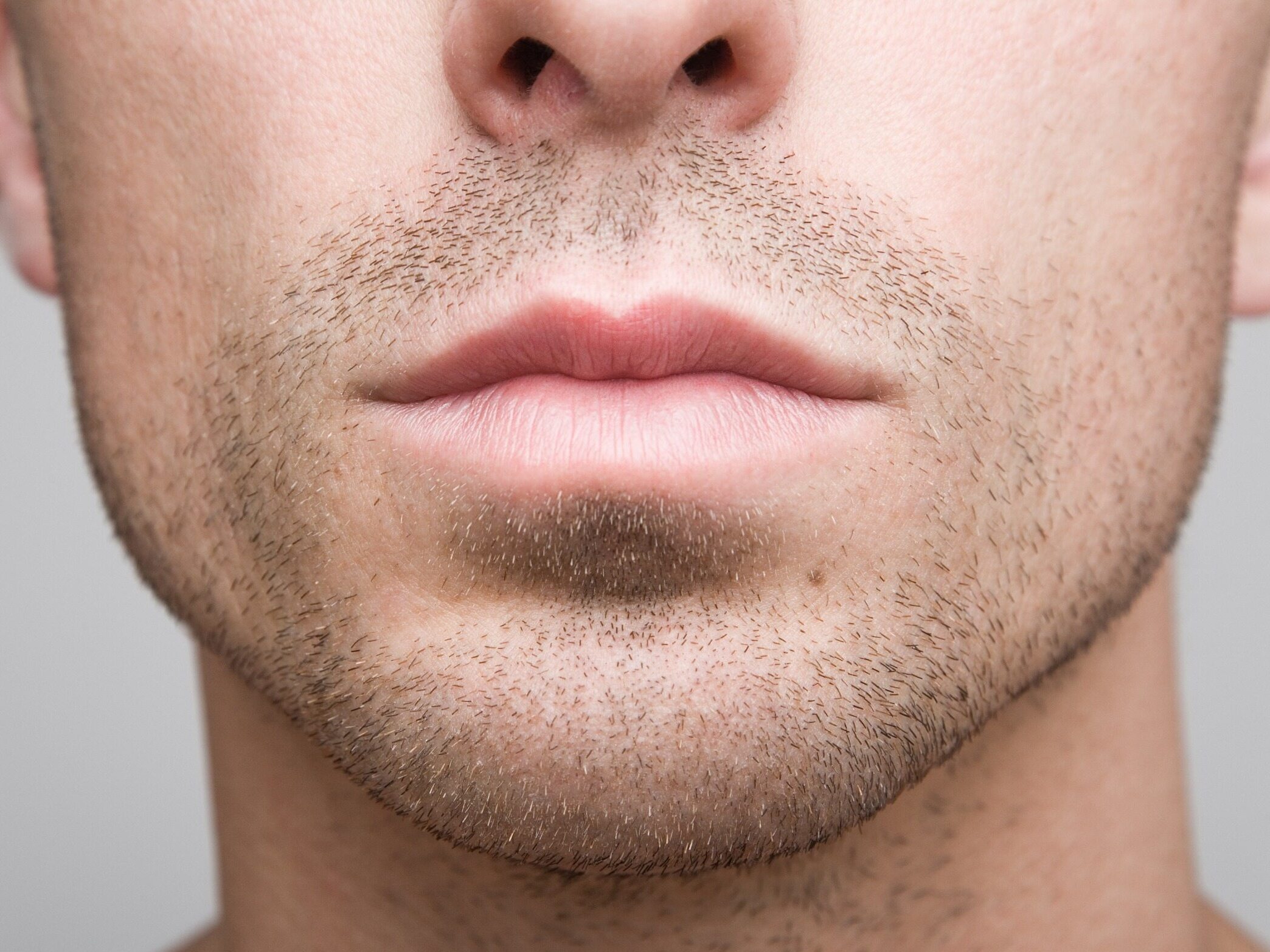 Волосы на носу у мужчин. Губы мужские. Красивая щетина. Красивые мужские губы. Тонкие мужские губы.