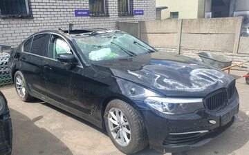 Uszkodzone auto ambasady RP na Białorusi trafiło na sprzedaż