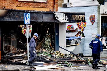 Uszkodzony sklep w Aalsmeer