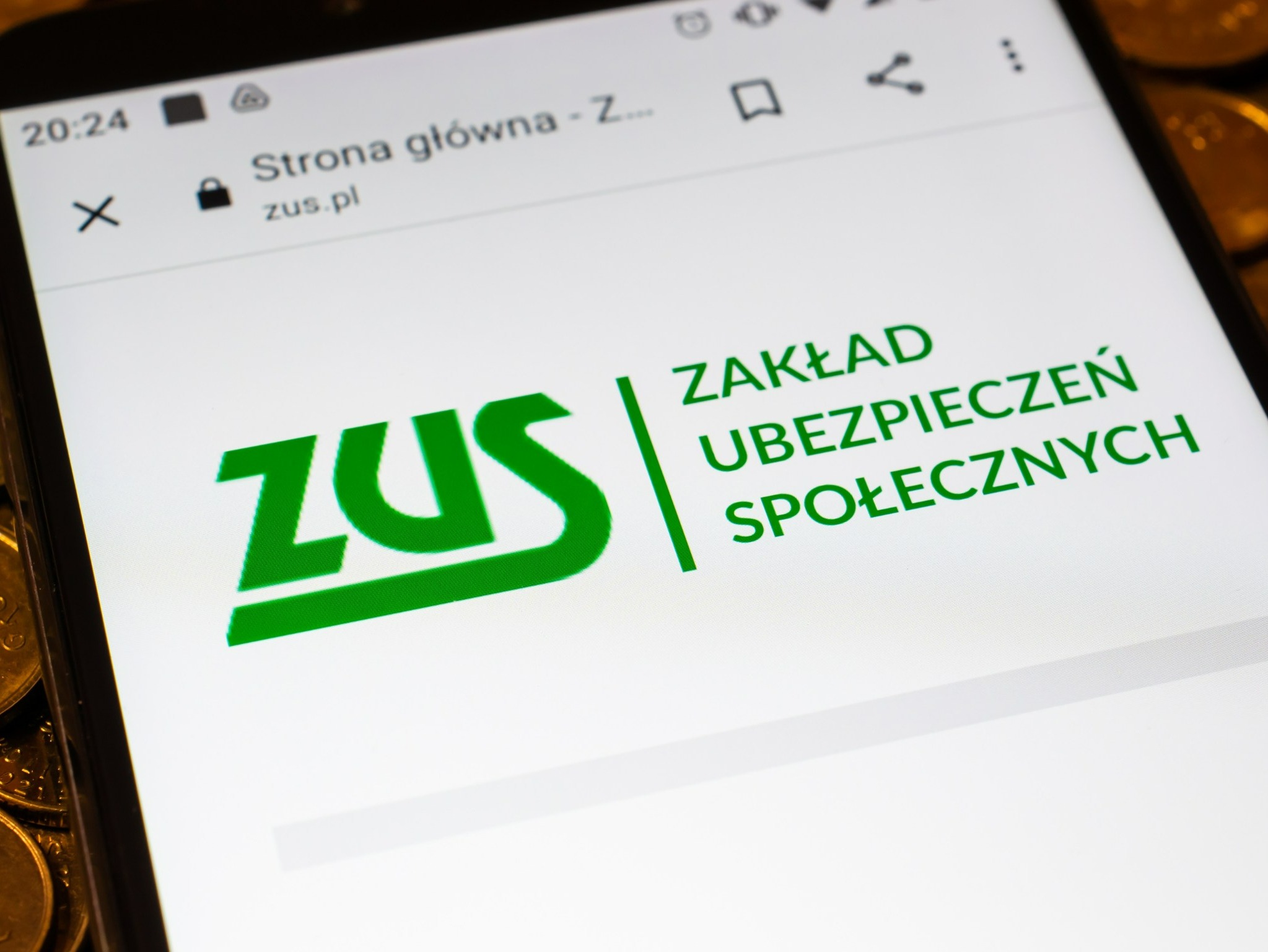 Uważaj na taki e-mail. Oszuści podszywają się pod ZUS