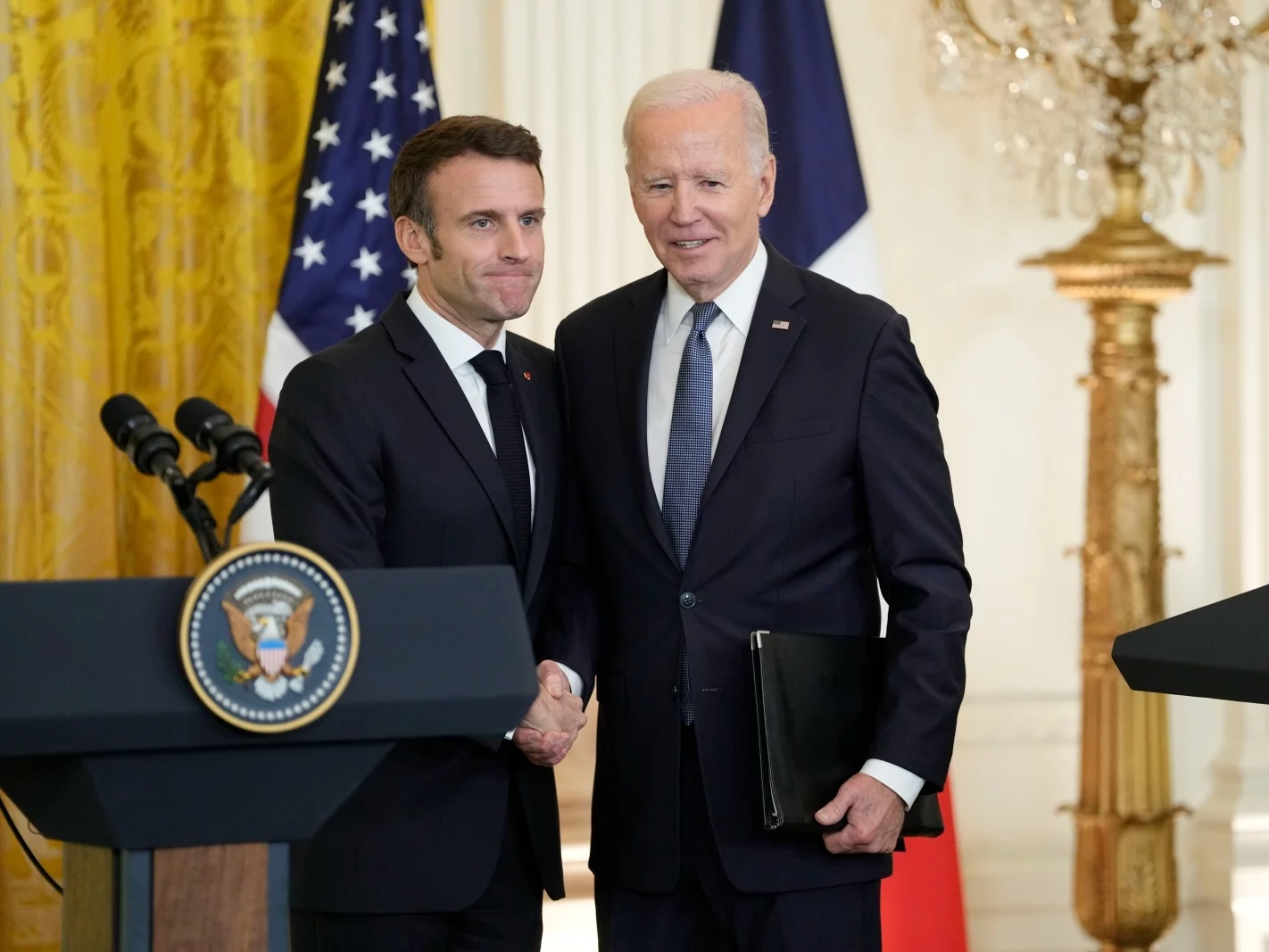 Emmanuel Macron i Joe Biden