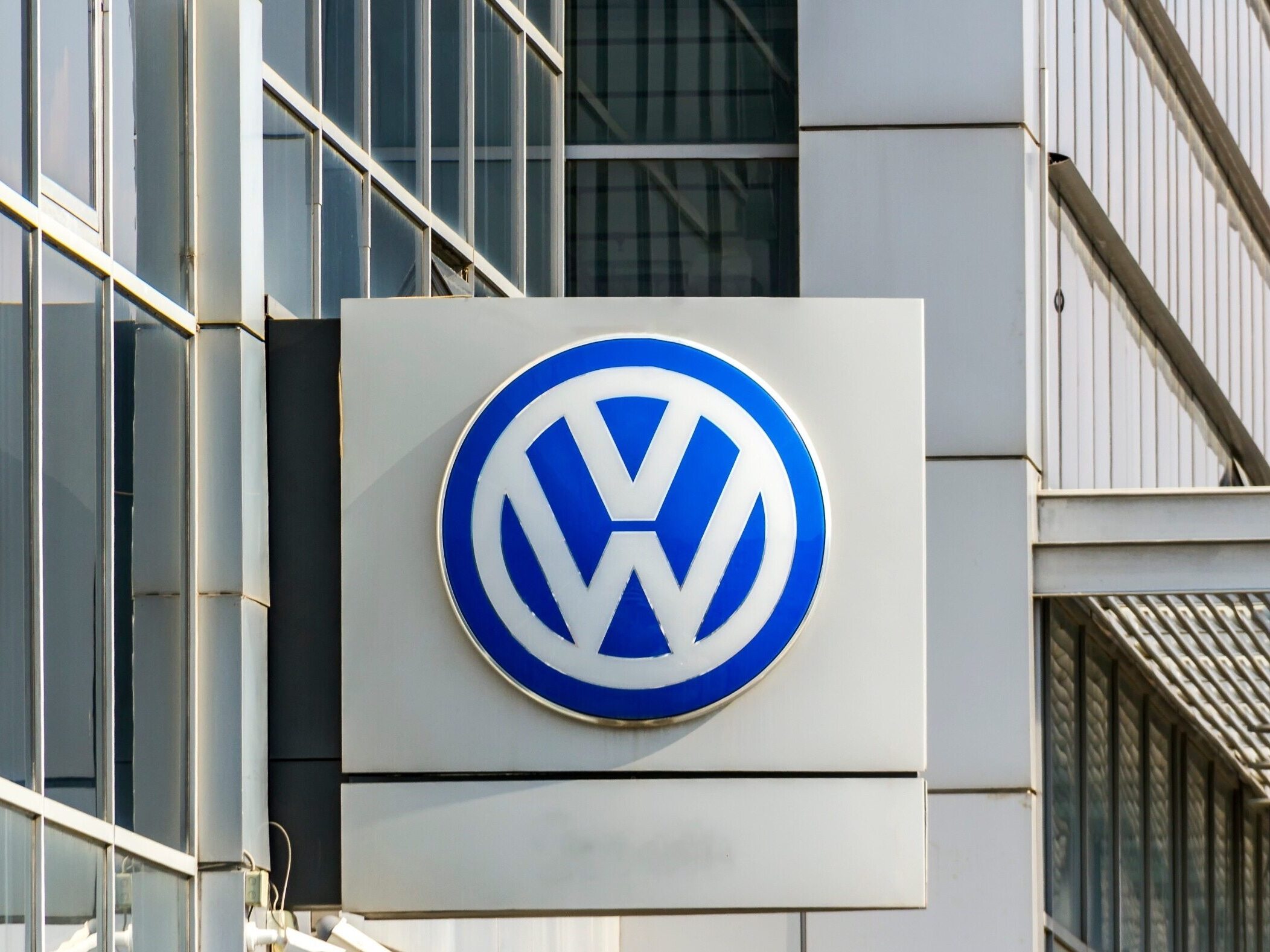 Komisja Europejska Naciska, Żeby Volkswagen Wypłacił Kary Za Dieselgate – Auto / Moto