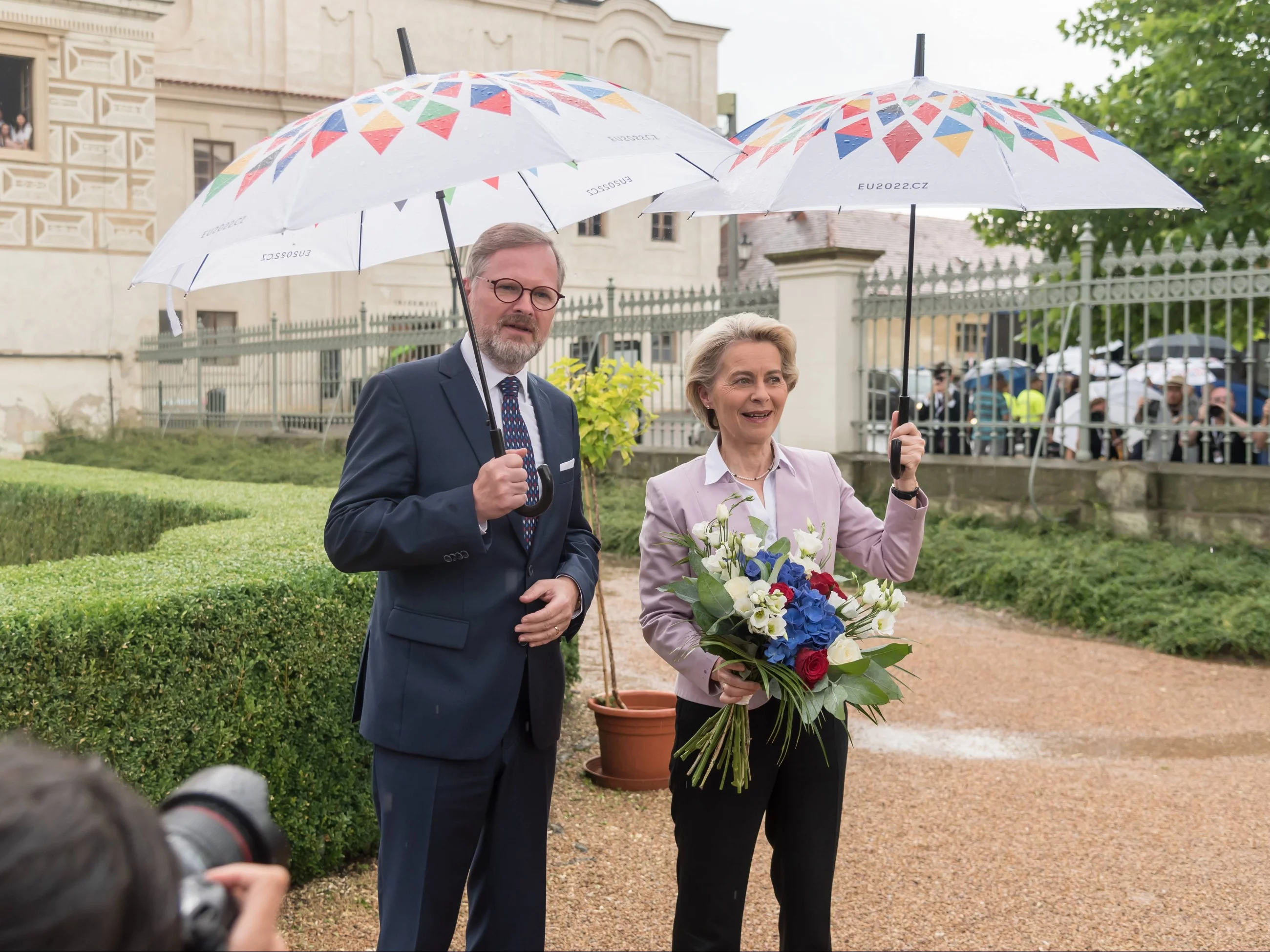 Premier Czech Petr Fiala oraz przewodnicząca Komisji Europejskiej Ursula Von der Leyen.