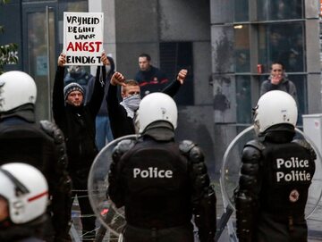W Brukseli w proteście przeciw restrykcjom wyszły ostatnio dziesiątki tysięcy ludzi