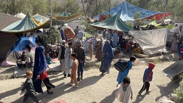 W Kabulu koczują uciekinierzy z zajętych przez talibów prowincji