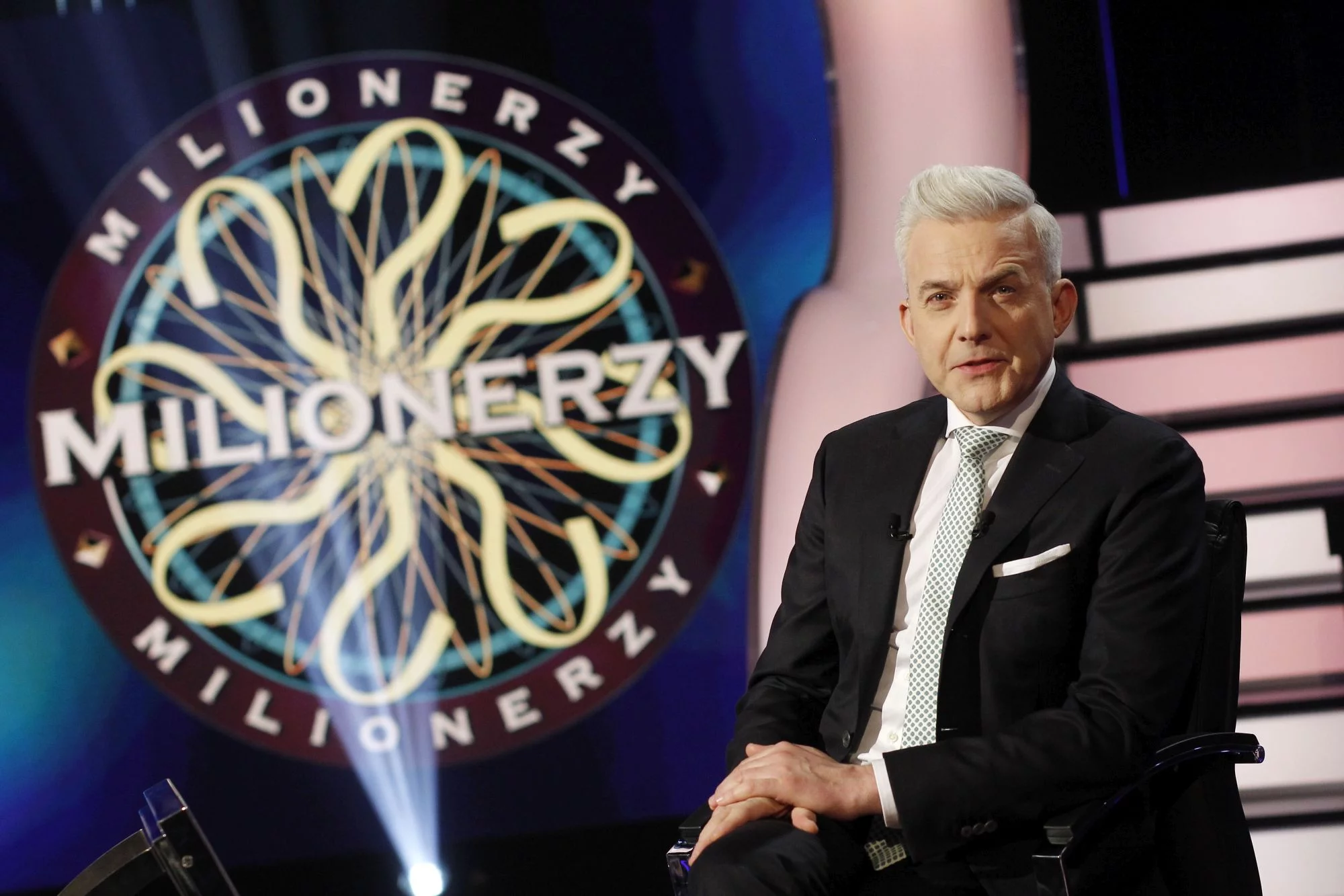 Hubert Urbański, prowadzący teleturniej "Milionerzy"