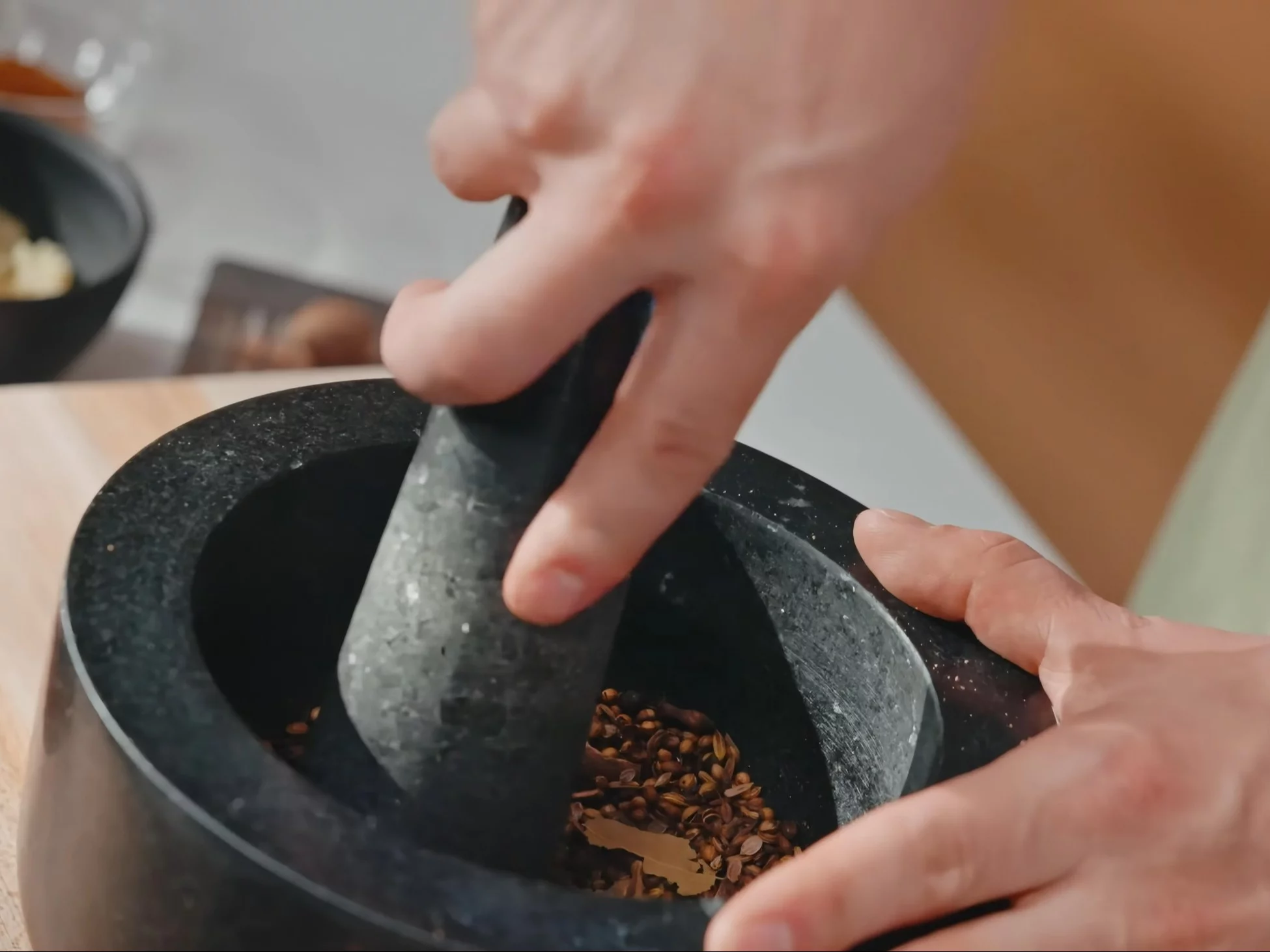 Mieszanka przypraw w moździerzu