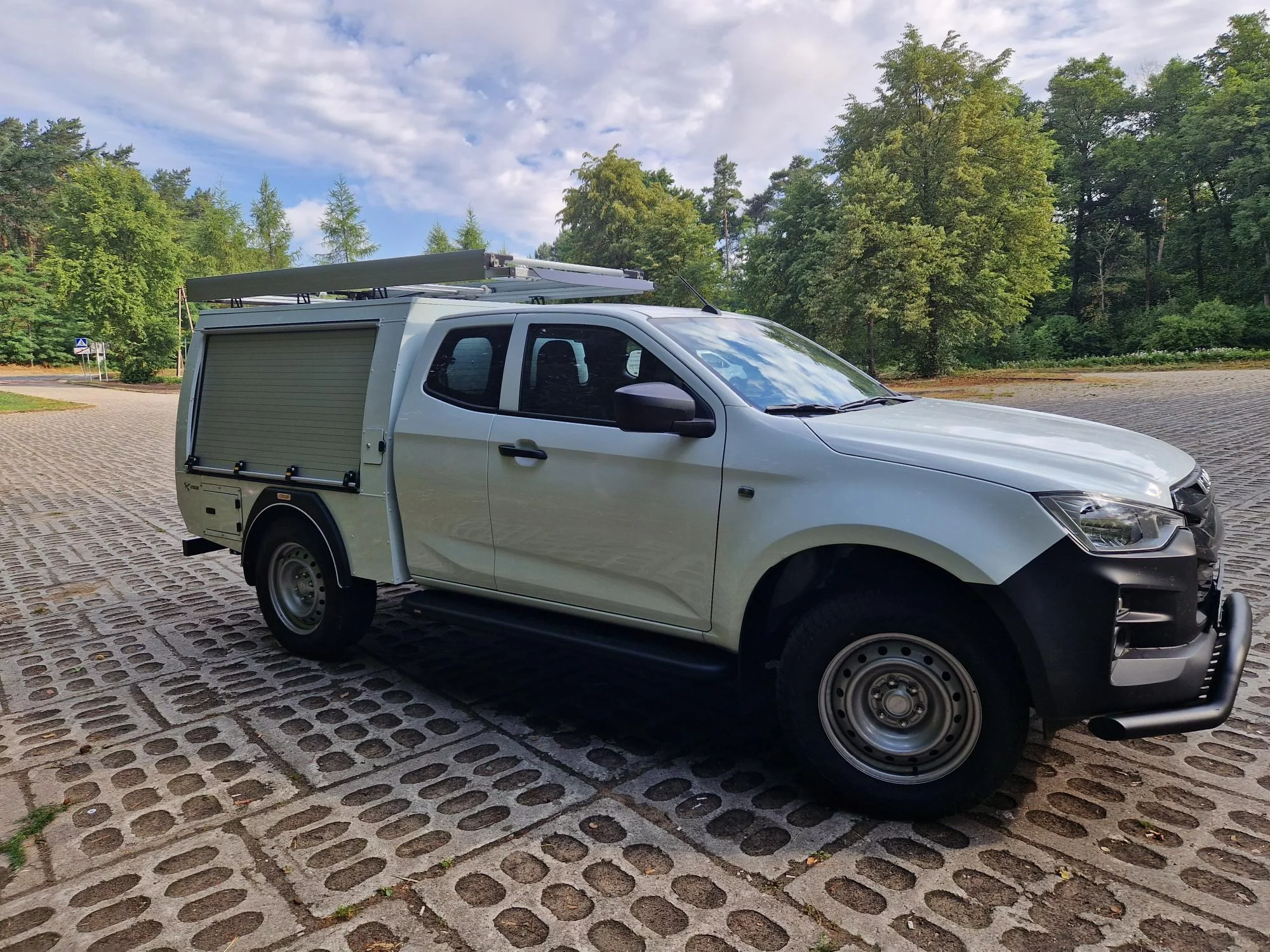 Isuzu D-Max – warsztat na kołach