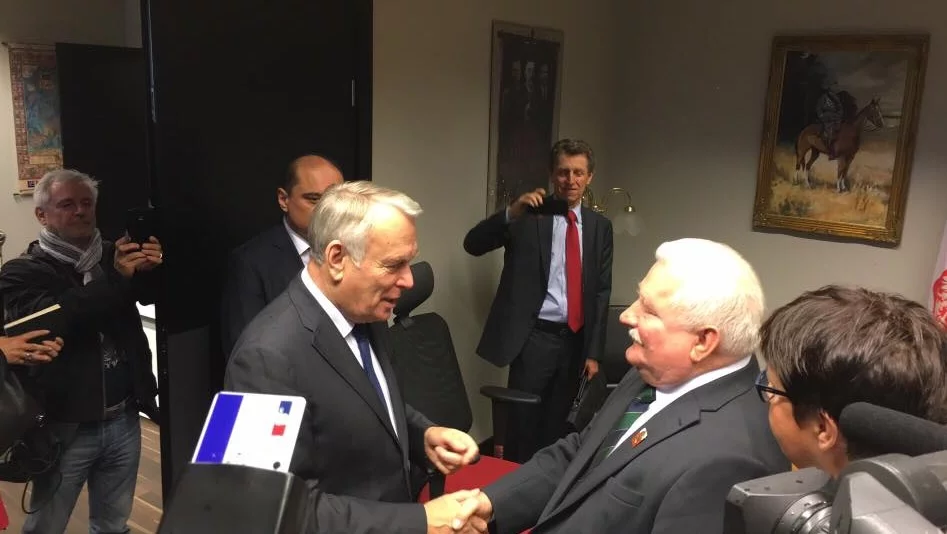 Lech Wałęsa podczas spotkania z szefem MSZ Francji