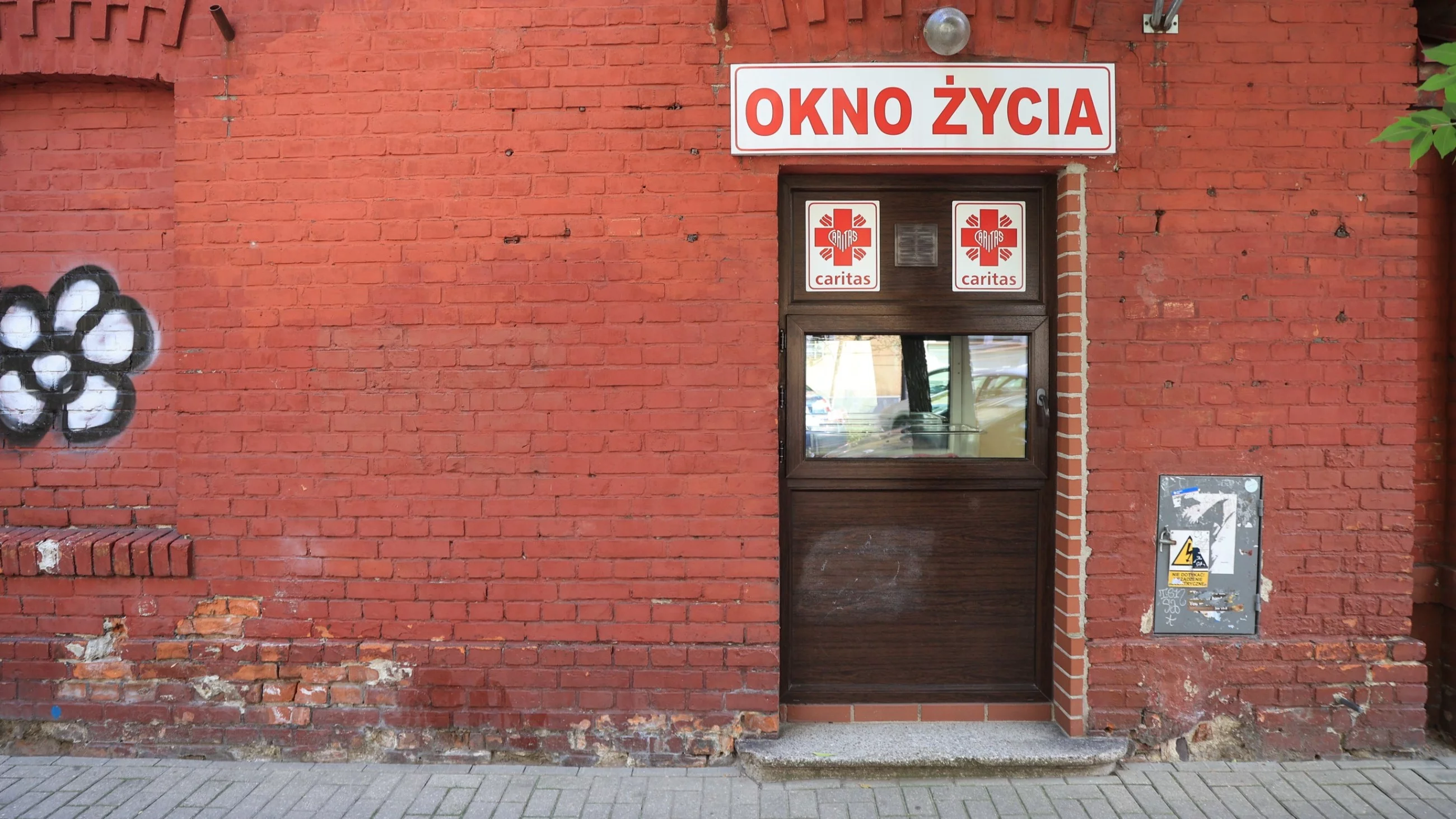 Okno życia w Warszawie, ul. Hoża 53