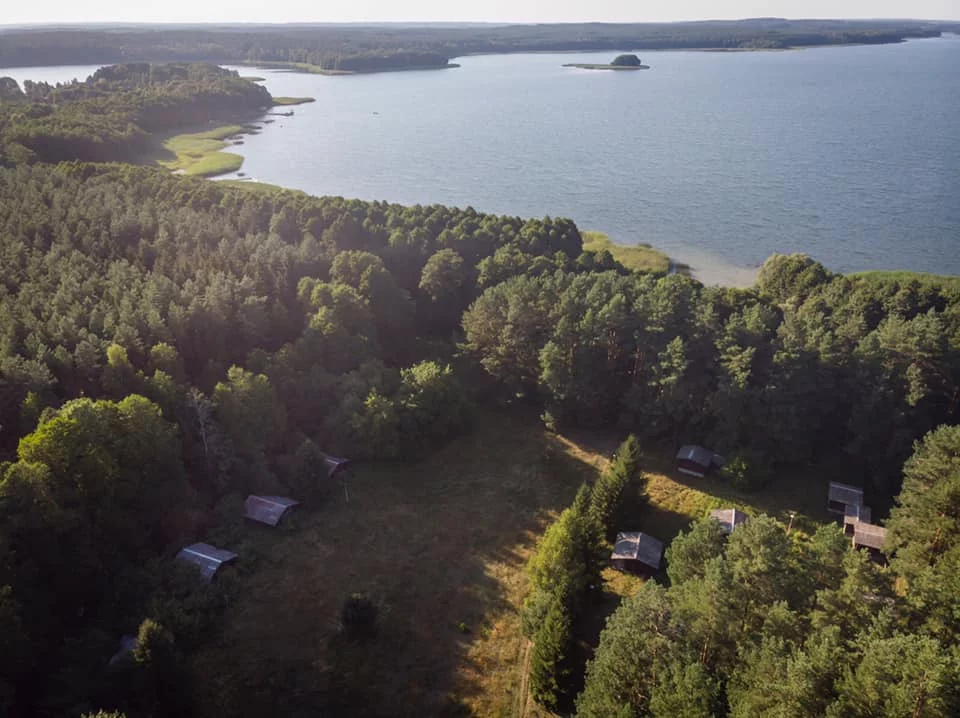 Ośrodek wczasowy nad jeziorem Sasek Wielki