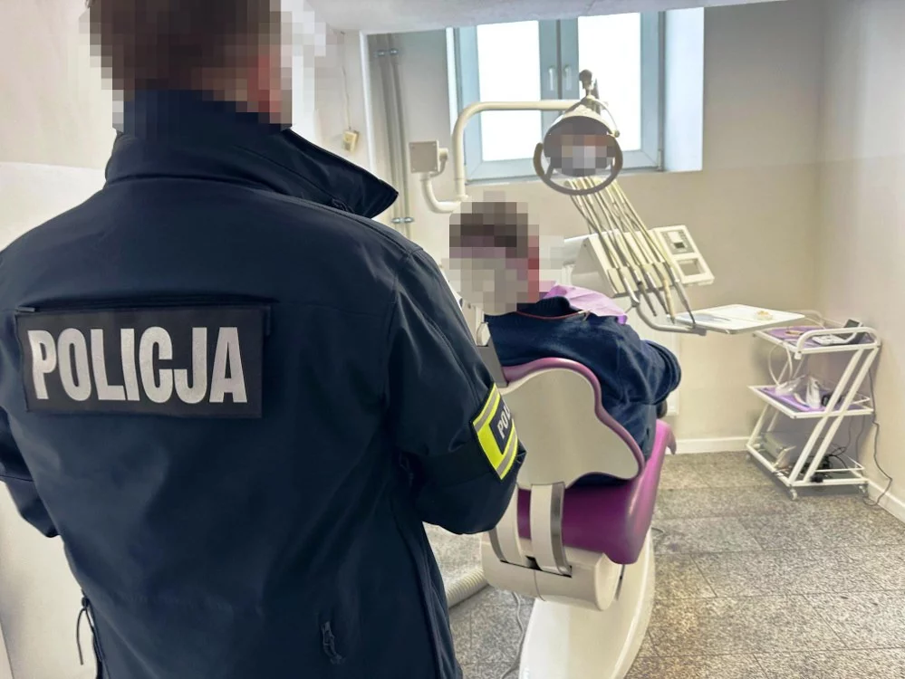 Policja w gabinecie fałszywego dentysty