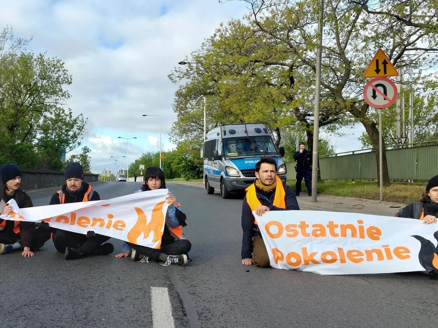 Jeden z protestów aktywistów Ostatniego Pokolenia