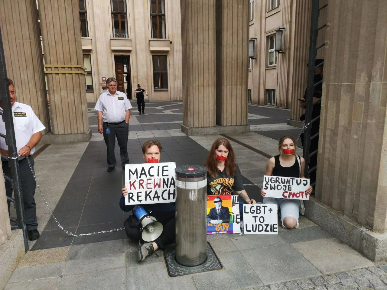 Protest przed siedzibą MEN