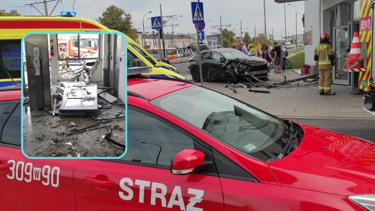 Warszawa. Samochód uderzył w budynek Instytutu Lotnictwa