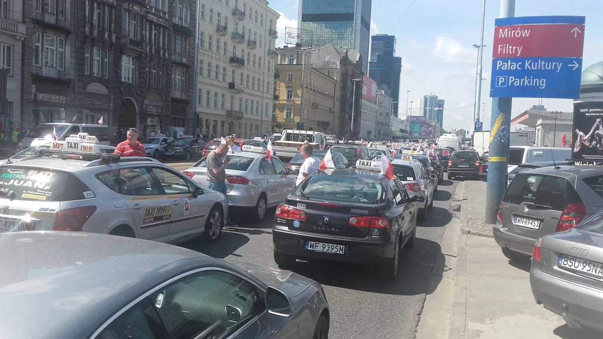 Protest taksówkarzy w Warszawie