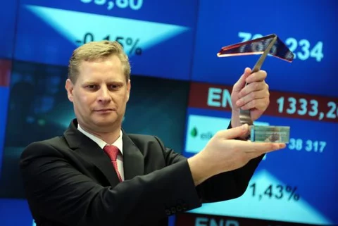 WIG20 na zamknięciu sesji w piątek wzrósł o 2,27 proc, fot. PAP/Tomasz Gzell