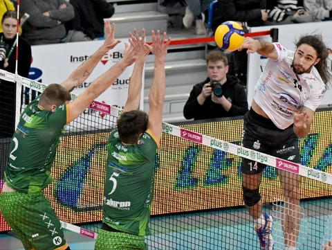 Czarni Radom – Warta Zawiercie