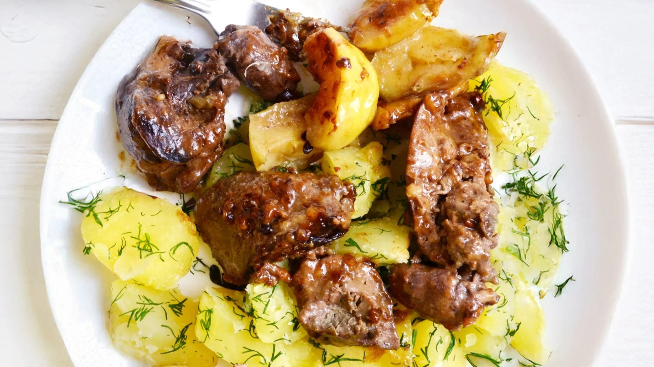 Wątróbka z jabłkiem