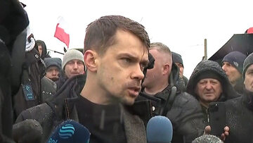 Wiceminister rolnictwa Michał Kołodziejczak rozmawiał z protestującymi w Borkach