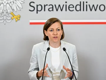 Wiceminister sprawiedliwości Zuzanna Rudzińska-Bluszcz na konferencji prasowej w Ministerstwie Sprawiedliwości