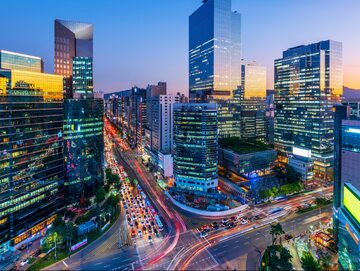 Widok na centrum Seulu, stolicy Korei Południowej. Zdjęcie poglądowe.