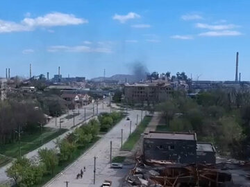 Widok na zakłady Azowstal 30 kwietnia, zdjęcie opublikowane przez Radę Miasta