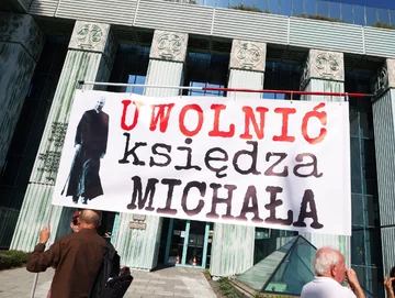 Wiec solidarności z księdzem Olszewskim