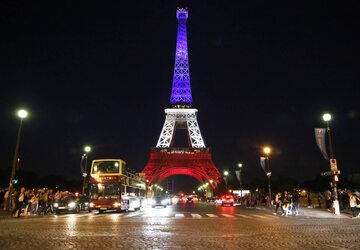 Wieża Eiffla w barwach Francji
