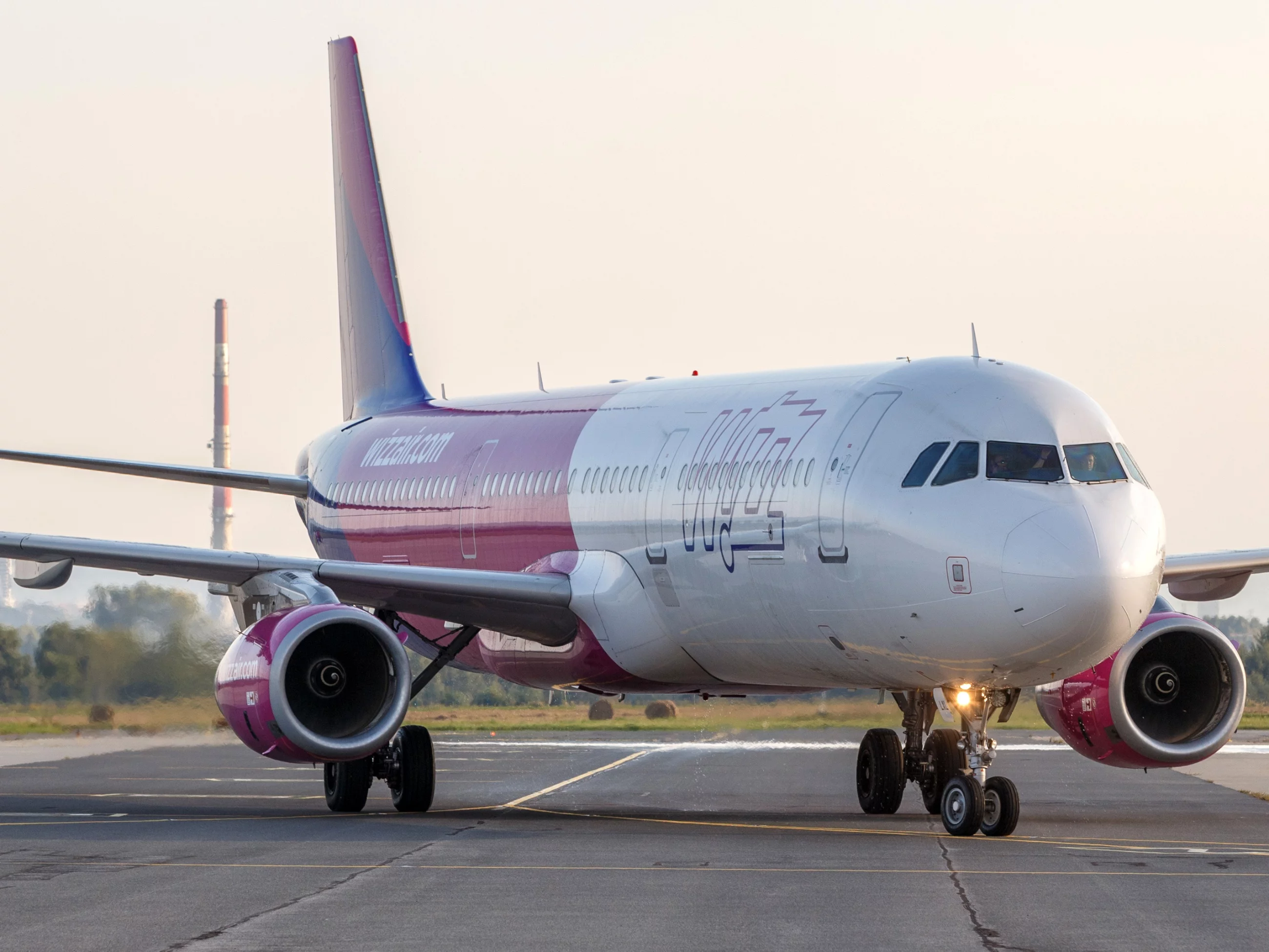 Samolot linii lotniczych Wizz Air.